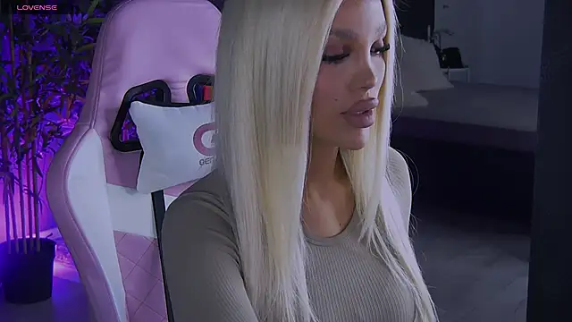 shayblonde online show from December 2024 10:01:02 PM