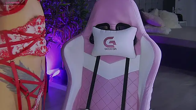 shayblonde online show from December 2024 09:11:02 PM