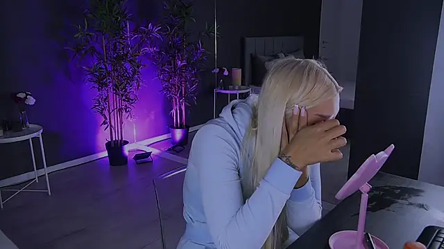 shayblonde online show from January 2025 09:33:01 PM