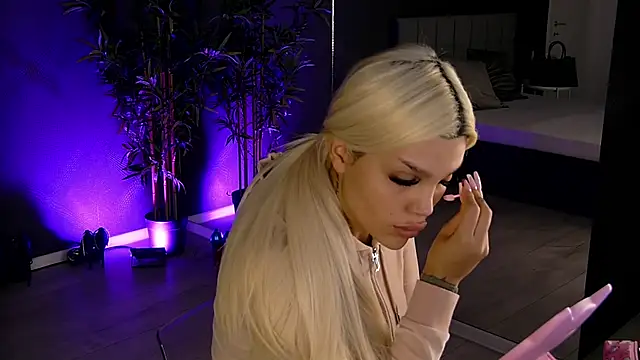 shayblonde online show from February 2025 05:42:02 AM