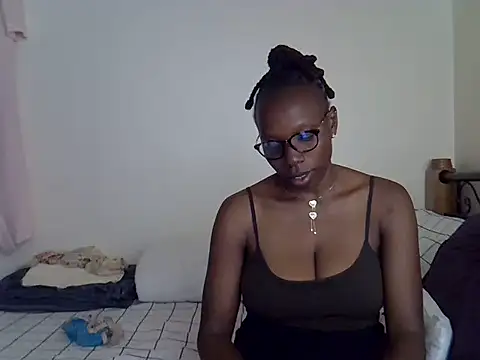 Snapshot of Sweet_Bear chatting on March 2025 06:56:01 PM Sweet Bear online show from March 2025 06:56:01 PM