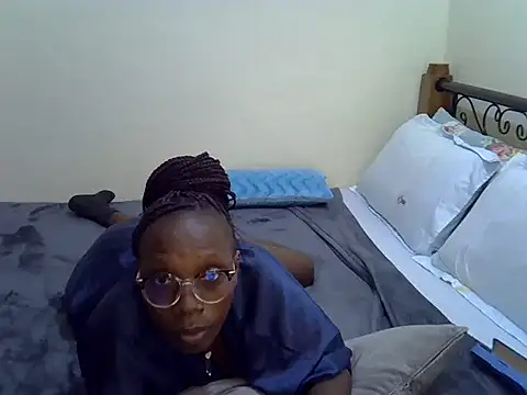 Snapshot of Sweet_Bear chatting on October 2025 05:56:01 PM Sweet Bear online show from October 2025 05:56:01 PM