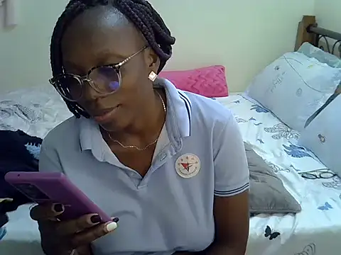 Snapshot of Sweet_Bear chatting on November 2025 05:35:01 PM Sweet Bear online show from November 2025 05:35:01 PM