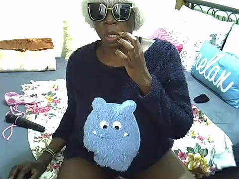 Sweet Bear online show from April 2026 05:44:01 PM