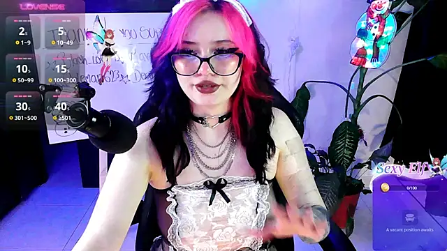 Snapshot of annie_berry chatting on December 2024 12:45:02 AM annie berry online show from December 2024 12:45:02 AM