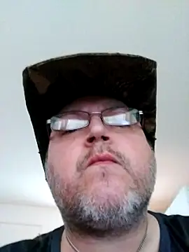 ILive2plezz online show from December 2024 09:23:01 PM