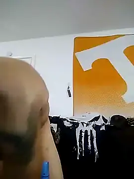 ILive2plezz online show from October 2025 06:12:01 AM