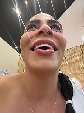 valecruz903 online show from October 2025 03:58:02 PM