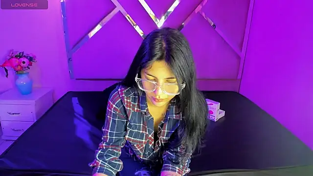 IsisRouse online show from March 2025 03:41:02 AM