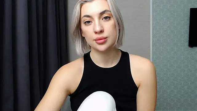 hot-sasha9 online show from December 2024 05:59:02 PM