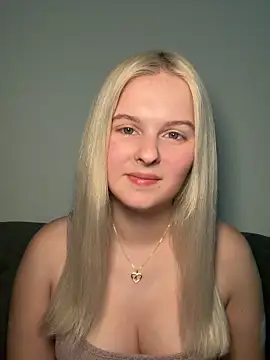 Snapshot of Allylove03 chatting on March 2026 07:09:01 PM Allylove03 online show from March 2026 07:09:01 PM