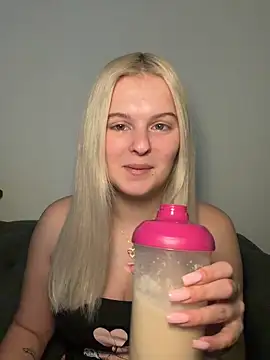 Snapshot of Allylove03 chatting on March 2026 05:13:02 AM Allylove03 online show from March 2026 05:13:02 AM