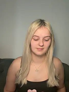 Snapshot of Allylove03 chatting on April 2026 06:32:01 AM Allylove03 online show from April 2026 06:32:01 AM