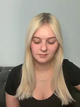 Snapshot of Allylove03 chatting on April 2026 02:11:02 PM Allylove03 online show from April 2026 02:11:02 PM