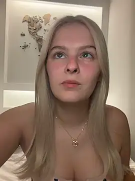 Snapshot of Allylove03 chatting on April 2026 04:04:01 AM Allylove03 online show from April 2026 04:04:01 AM