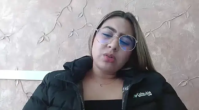 Snapshot of Miabonnett_ chatting on January 2025 04:06:01 PM Miabonnett online show from January 2025 04:06:01 PM