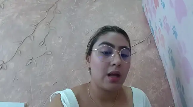 Snapshot of Miabonnett_ chatting on January 2025 04:13:02 PM Miabonnett online show from January 2025 04:13:02 PM