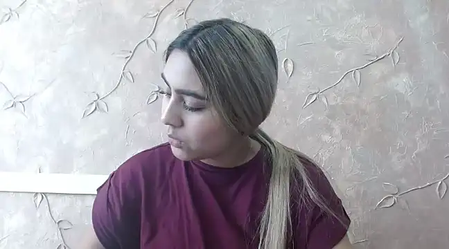 Snapshot of Miabonnett_ chatting on January 2025 01:49:01 PM Miabonnett online show from January 2025 01:49:01 PM