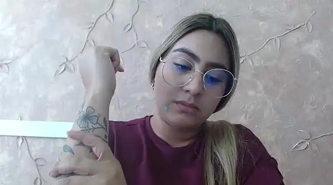 Snapshot of Miabonnett_ chatting on January 2025 04:52:02 PM Miabonnett online show from January 2025 04:52:02 PM