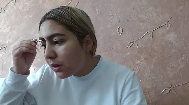 Snapshot of Miabonnett_ chatting on January 2025 12:45:02 PM Miabonnett online show from January 2025 12:45:02 PM