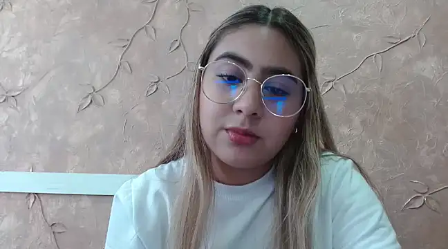 Snapshot of Miabonnett_ chatting on January 2025 03:58:01 PM Miabonnett online show from January 2025 03:58:01 PM