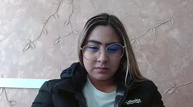 Snapshot of Miabonnett_ chatting on February 2025 04:10:01 PM Miabonnett online show from February 2025 04:10:01 PM