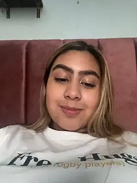 Snapshot of Miabonnett_ chatting on February 2025 10:00:02 PM Miabonnett online show from February 2025 10:00:02 PM