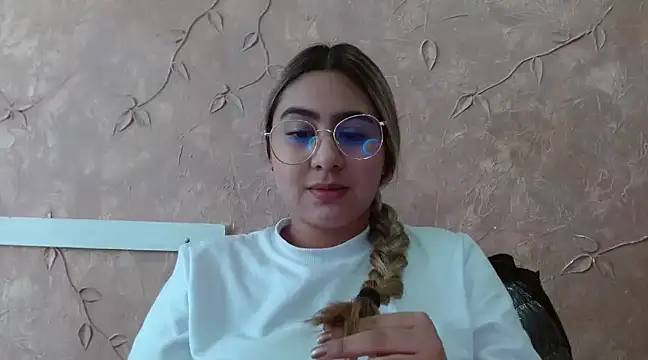 Snapshot of Miabonnett_ chatting on February 2025 04:26:01 PM Miabonnett online show from February 2025 04:26:01 PM