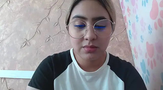 Snapshot of Miabonnett_ chatting on February 2025 03:05:02 PM Miabonnett online show from February 2025 03:05:02 PM