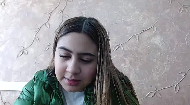 Snapshot of Miabonnett_ chatting on February 2025 12:02:02 PM Miabonnett online show from February 2025 12:02:02 PM