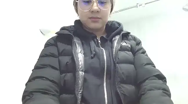 Snapshot of Miabonnett_ chatting on March 2025 03:04:01 PM Miabonnett online show from March 2025 03:04:01 PM