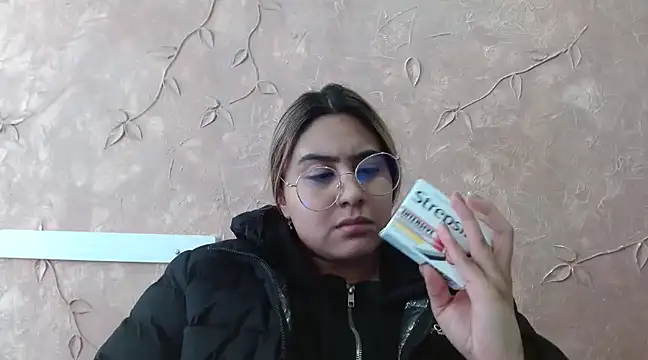 Snapshot of Miabonnett_ chatting on March 2025 06:07:01 PM Miabonnett online show from March 2025 06:07:01 PM