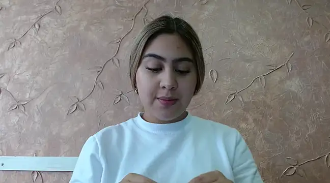 Snapshot of Miabonnett_ chatting on March 2025 01:03:01 PM Miabonnett online show from March 2025 01:03:01 PM