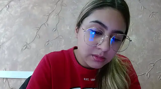 Snapshot of Miabonnett_ chatting on March 2025 06:19:02 PM Miabonnett online show from March 2025 06:19:02 PM