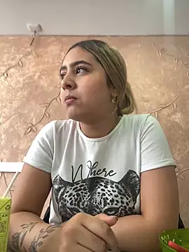 Snapshot of Miabonnett_ chatting on March 2025 04:09:02 PM Miabonnett online show from March 2025 04:09:02 PM