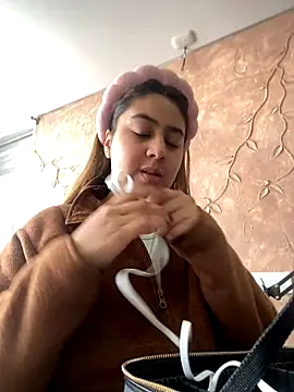 Snapshot of Miabonnett_ chatting on October 2025 12:03:02 PM Miabonnett online show from October 2025 12:03:02 PM