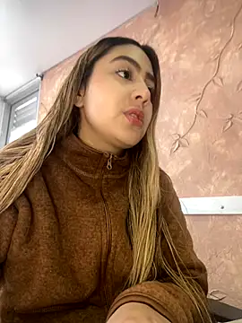 Snapshot of Miabonnett_ chatting on October 2025 12:05:01 PM Miabonnett online show from October 2025 12:05:01 PM