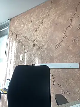 Snapshot of Miabonnett_ chatting on October 2025 12:05:01 PM Miabonnett online show from October 2025 12:05:01 PM