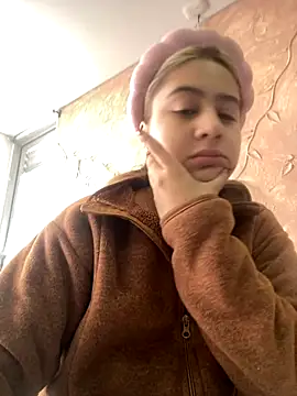 Snapshot of Miabonnett_ chatting on October 2025 12:06:02 PM Miabonnett online show from October 2025 12:06:02 PM