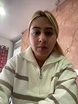 Snapshot of Miabonnett_ chatting on October 2025 12:15:01 PM Miabonnett online show from October 2025 12:15:01 PM