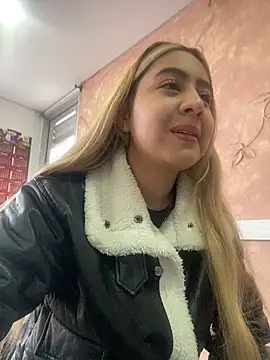 Snapshot of Miabonnett_ chatting on October 2025 12:06:02 PM Miabonnett online show from October 2025 12:06:02 PM