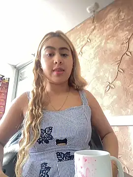 Snapshot of Miabonnett_ chatting on November 2025 12:16:01 PM Miabonnett online show from November 2025 12:16:01 PM