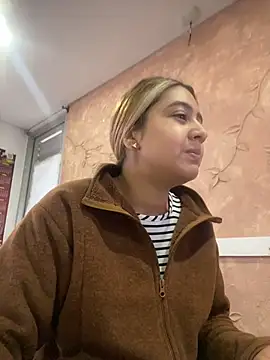 Snapshot of Miabonnett_ chatting on November 2025 12:16:02 PM Miabonnett online show from November 2025 12:16:02 PM