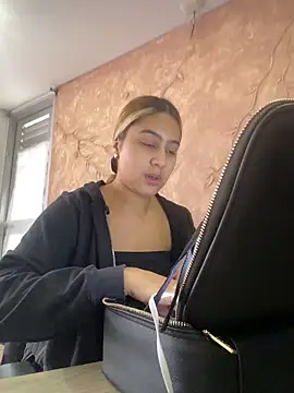 Snapshot of Miabonnett_ chatting on December 2025 12:20:01 PM Miabonnett online show from December 2025 12:20:01 PM