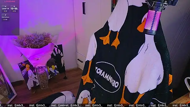 Snapshot of Emili1- chatting on November 2025 05:20:01 PM Emili1- online show from November 2025 05:20:01 PM