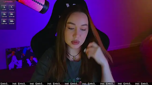 Snapshot of Emili1- chatting on April 2026 10:42:01 AM Emili1- online show from April 2026 10:42:01 AM