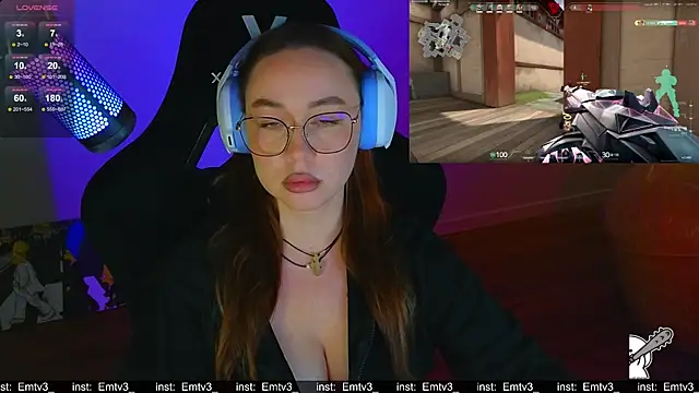 Snapshot of Emili1- chatting on April 2026 01:41:02 PM Emili1- online show from April 2026 01:41:02 PM