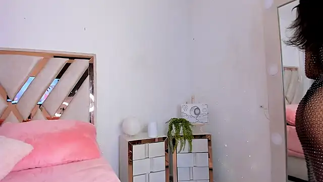  Andyy   online show from February 2025 11:58:02 PM