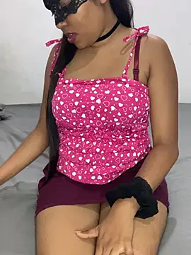 Snapshot of little_shadow chatting on April 2026 04:23:01 PM little shadow online show from April 2026 04:23:01 PM