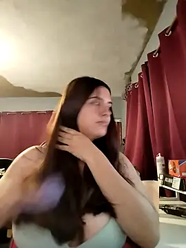 Snapshot of Carandrew chatting on December 2025 04:28:02 AM Carandrew online show from December 2025 04:28:02 AM